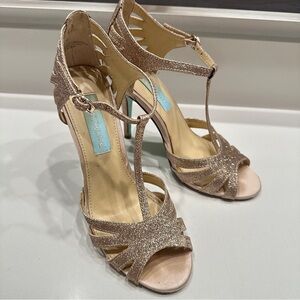 Blue by Betsey Johnson Heels Womens 6 Champagne Glitter T-Strap Peep Toe